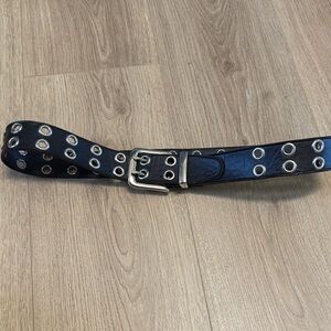 Black Grommet Belt - Classic Casual Style